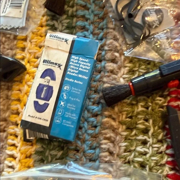 Ultimate Camera Accessory Kit - Picture 9 of 9